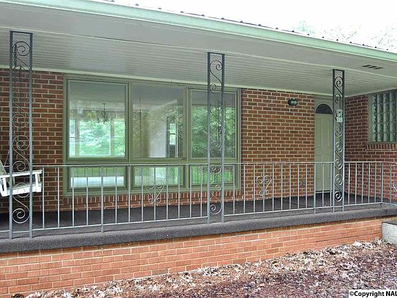 4th image of 8012 Camille Dr SE