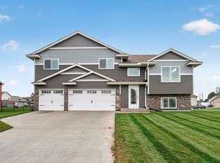 709 Greenwood St SW, Isanti, MN 55040