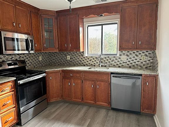 Kitchen pic 1