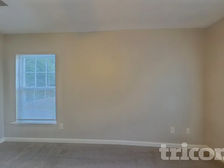 76 Springway Dr — Photo 8