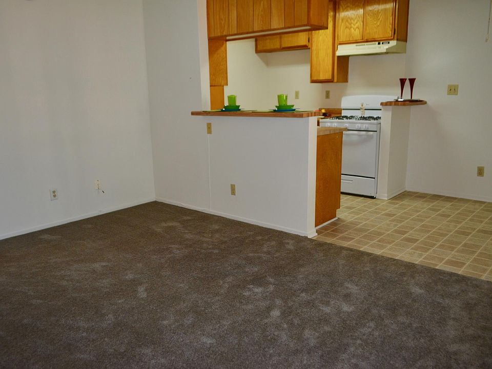 Kitchen/Dining rooms