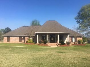 101 Cannonball Dr, Pineville, LA 71360