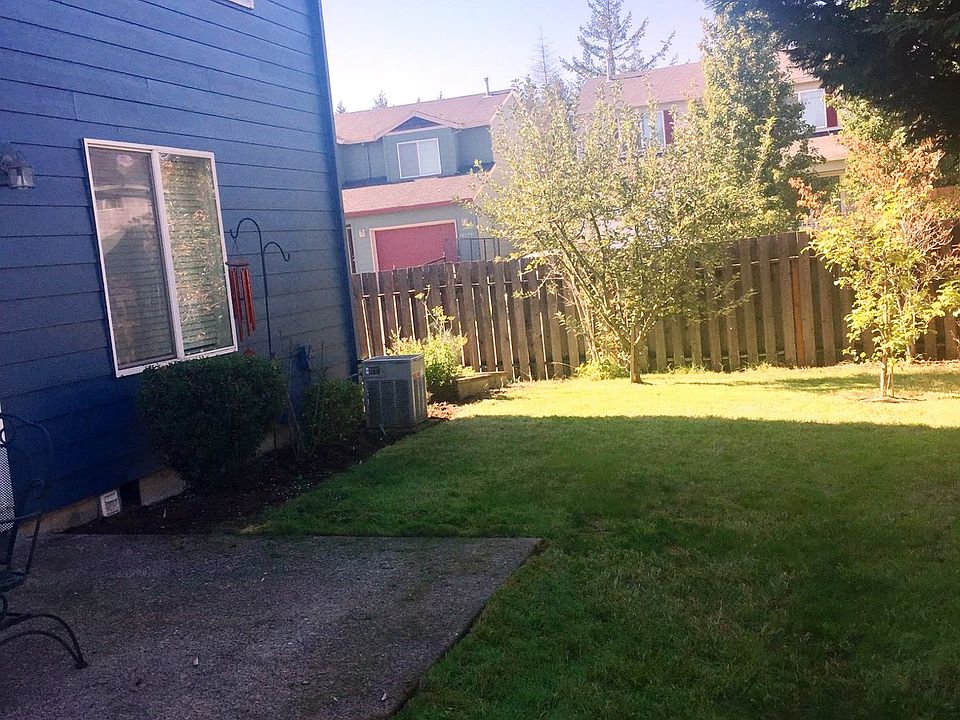 2nd image of 1208 NE 166th St