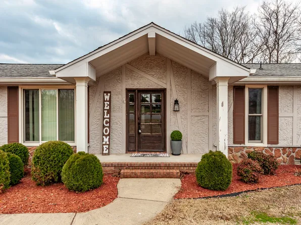 144 Allen Dr, Hendersonville, TN 37075