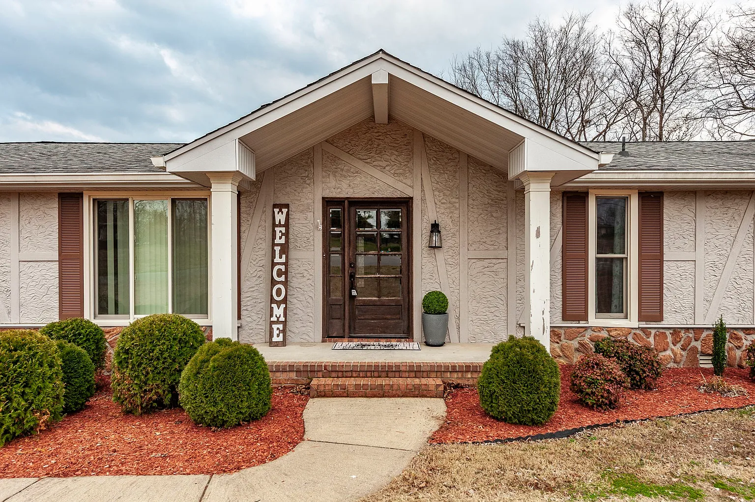 144 Allen Dr photo 1