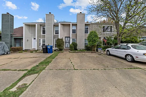 405 Falling Ln #1 Photo 1
