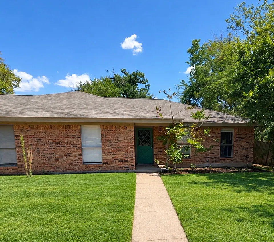 2 bed, 1056 sqft, $1,200 — Photo 1