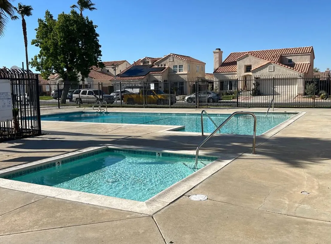 2 bed, 1698 sqft, $800 — Photo 3