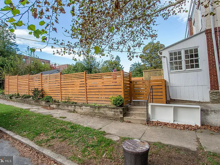 501 E Mount Airy Ave — Photo 48