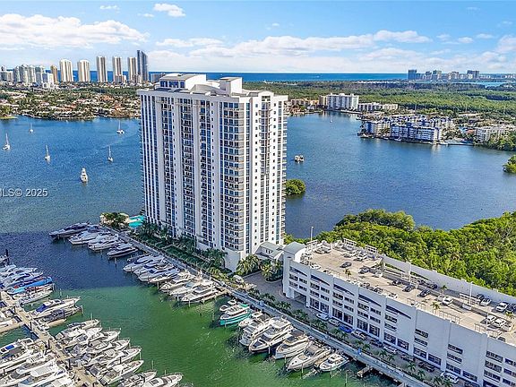 4th image of 17111 Biscayne Blvd Unit 2208