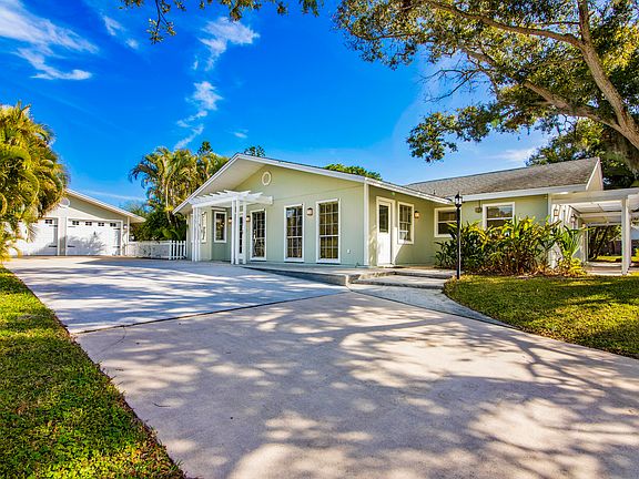 2nd image of 572 Royal Palm Dr