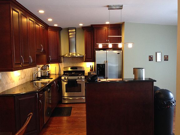 3rd image of 1502 W Highland Ave
