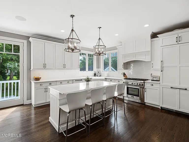 15 Shrewsbury Dr — Photo 8
