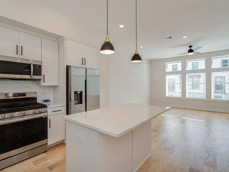 5309 Donovan Gardens Ln — Photo 4