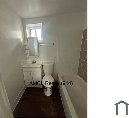 165 Linden St — Photo 2