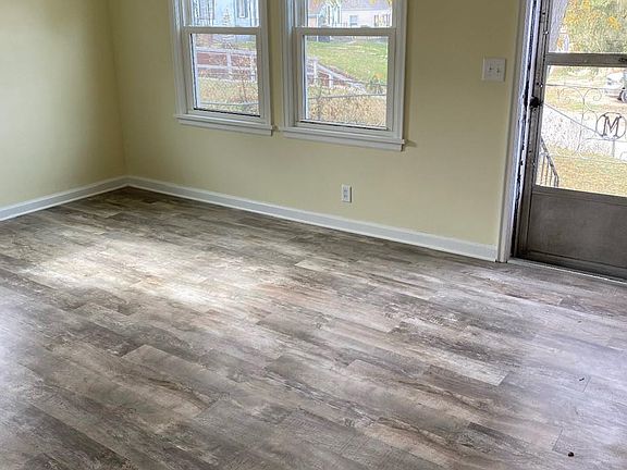 4th image of 6217 Campbell Ave