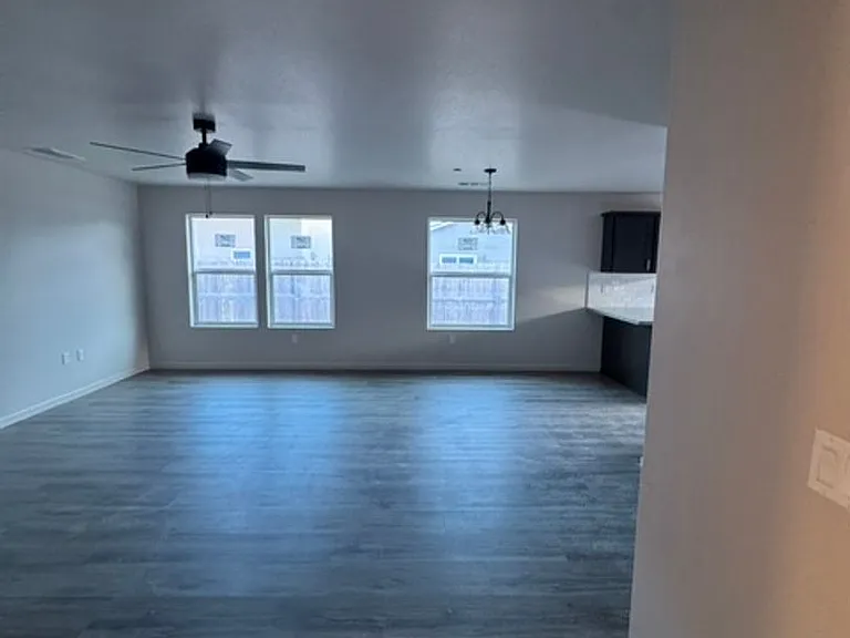 2395 Oakmont Cir — Photo 17
