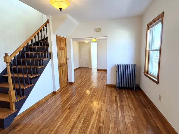 10 Cliff St APT 4, Quincy, MA 02169