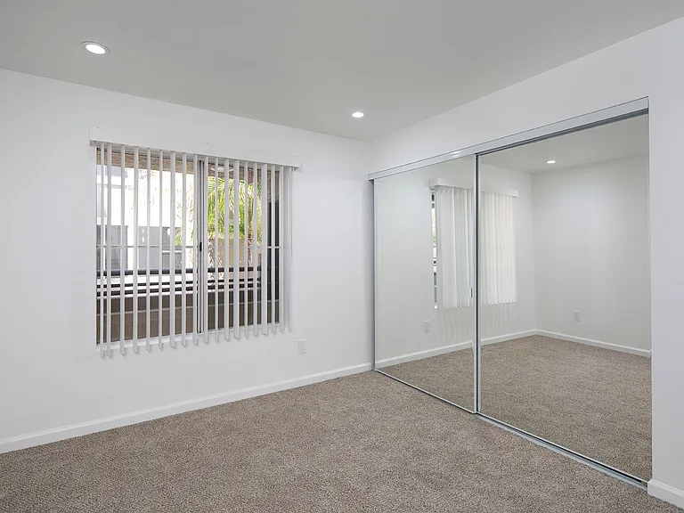 Mission Pacific Apartments — Photo 30
