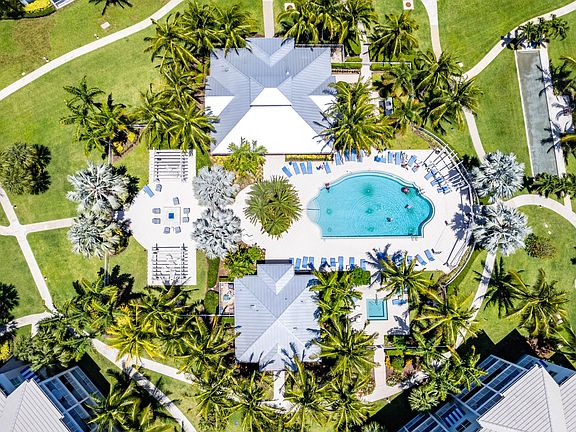4th image of 542 Bay Colony Drive N #542