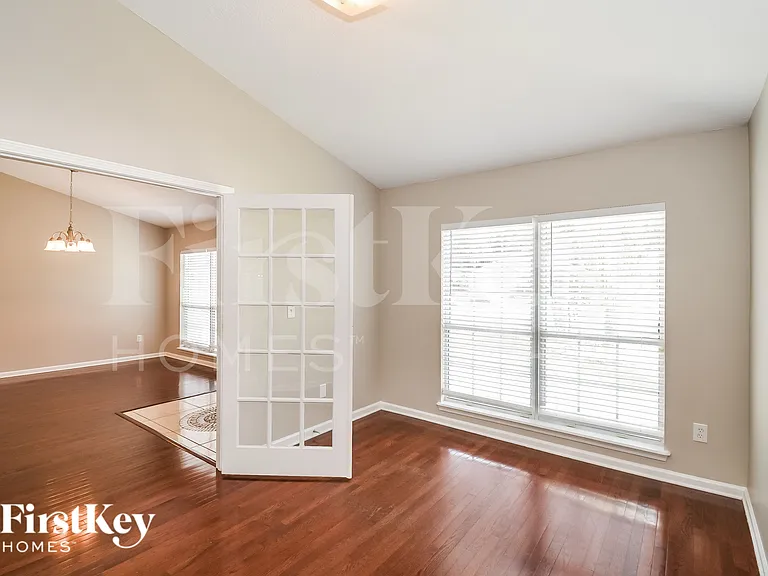 2476 Carriage Lamp Dr — Photo 7