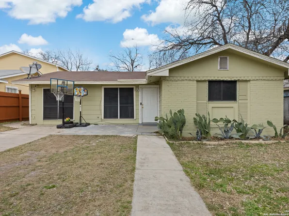 5751 Broken Lance, San Antonio, TX 78242
