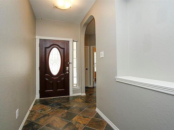 4th image of 1123 Autumn Green Dr