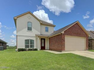 213 Forest Grove Dr, Youngsville, LA 70592