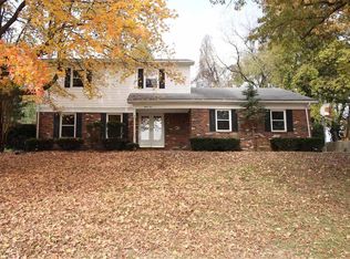 35 Clover Dr, Belleville, IL 62221