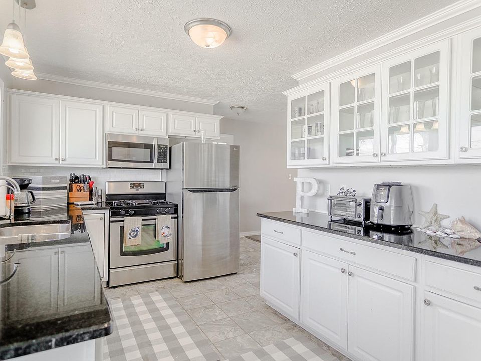 1045 W Clark St, Rensselaer, IN 47978 MLS 527416 Zillow