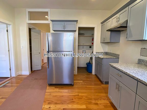 2nd image of 55 Lawn St #3