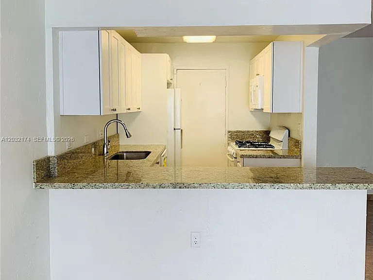 6900 N Kendall Dr #A304 — Photo 3