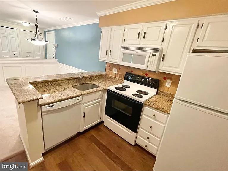 244 S Reynolds St #407 — Photo 5