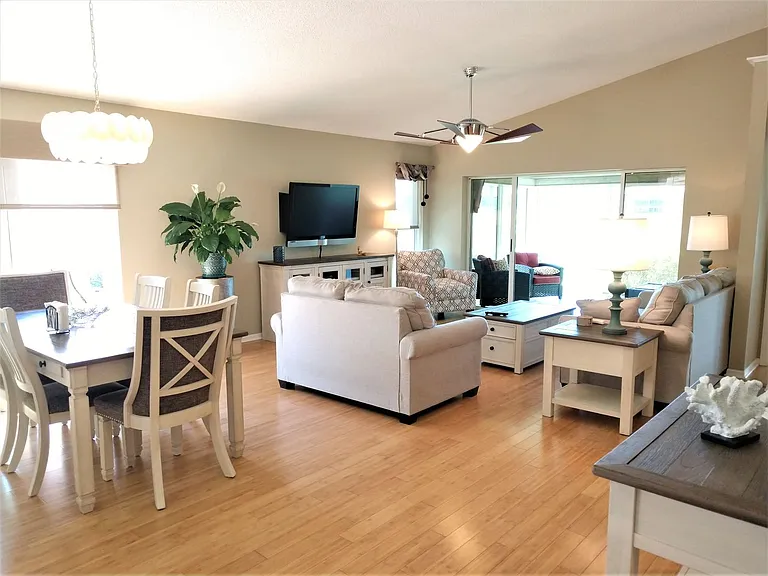 540 Clubside Cir — Photo 5