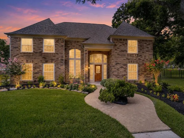 75 Stalybridge St, Sugar Land, TX 77479