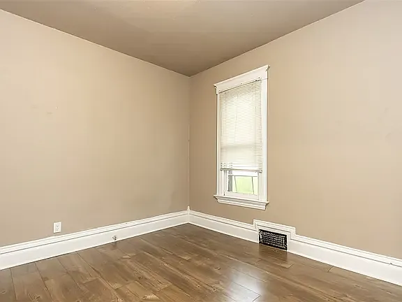 1316 Main St #1 — Photo 9