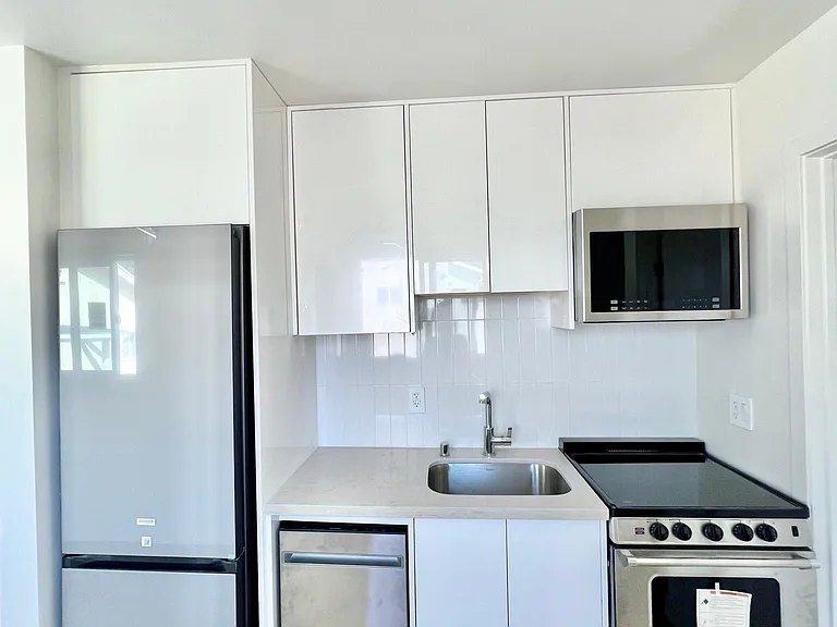 437 1/2 N Mountain View Ave — Photo 7
