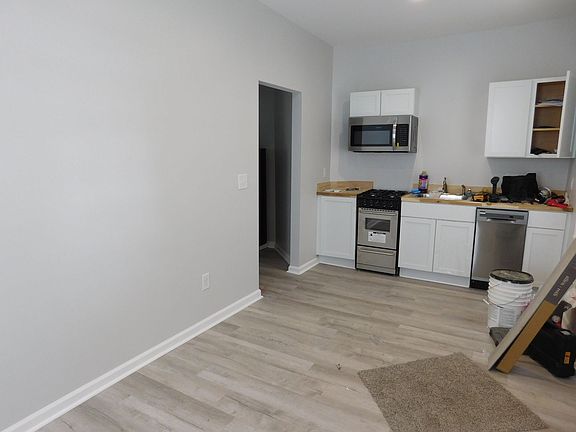 4th image of 706 E Front St #706A