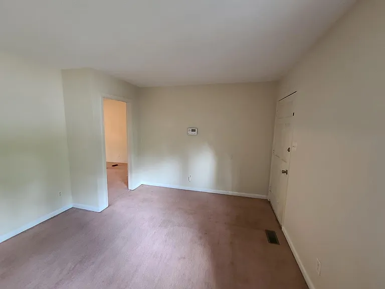 612 Platinum St — Photo 4