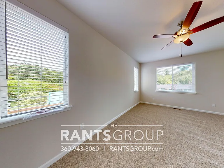 5212 Marian Dr NE — Photo 15