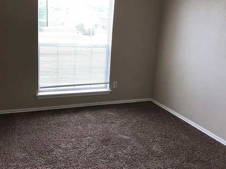 1731 Concord Dr — Photo 6