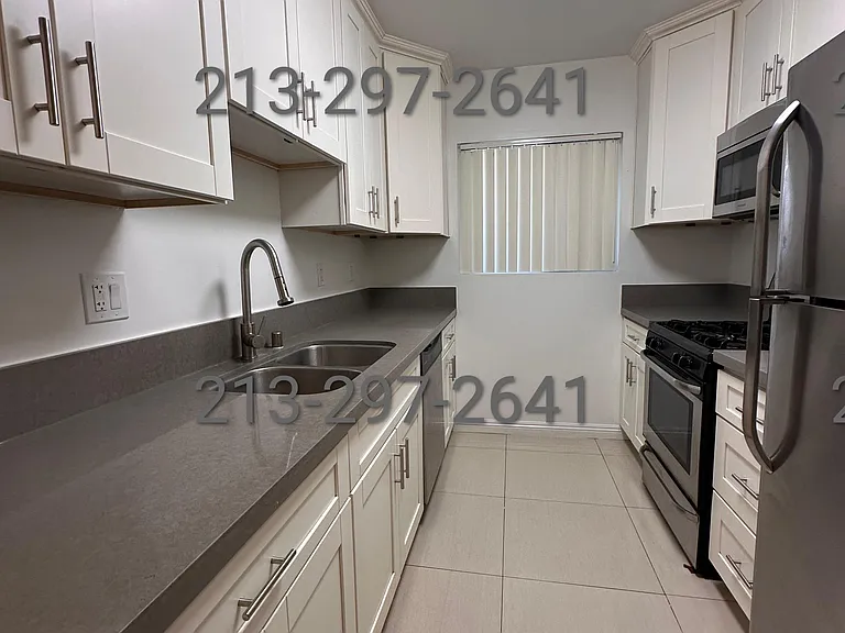 962 Magnolia Ave #6 — Photo 2