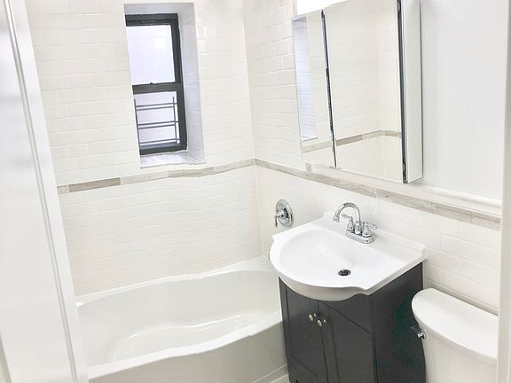 5th image of 2105 Foster Ave APT 18