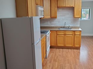 460 7th Ave #B, Santa Cruz, CA 95062