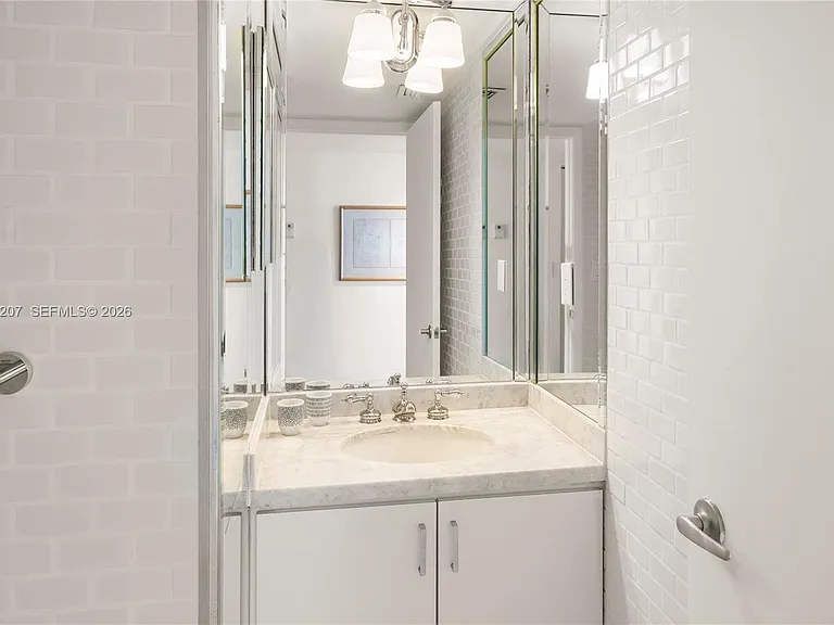 2555 Collins Ave #2014 — Photo 27