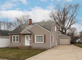 1205 S 9th St, Pekin, IL