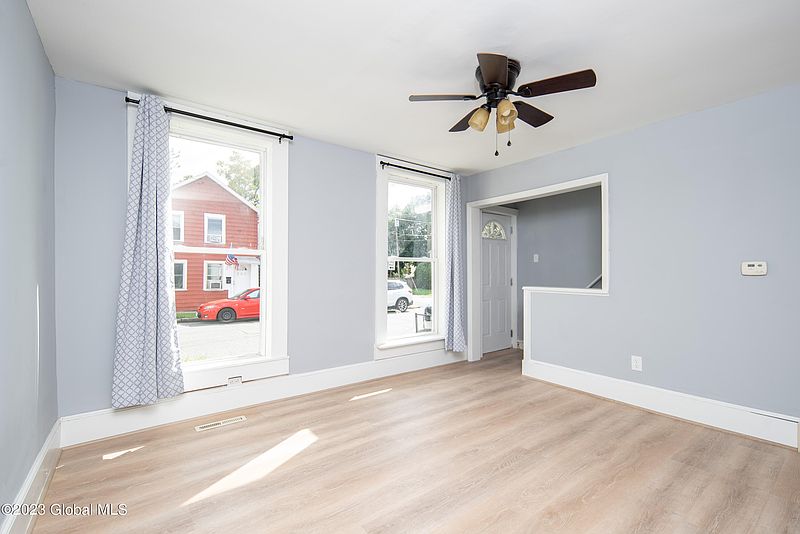 4th image of 205 15 Street