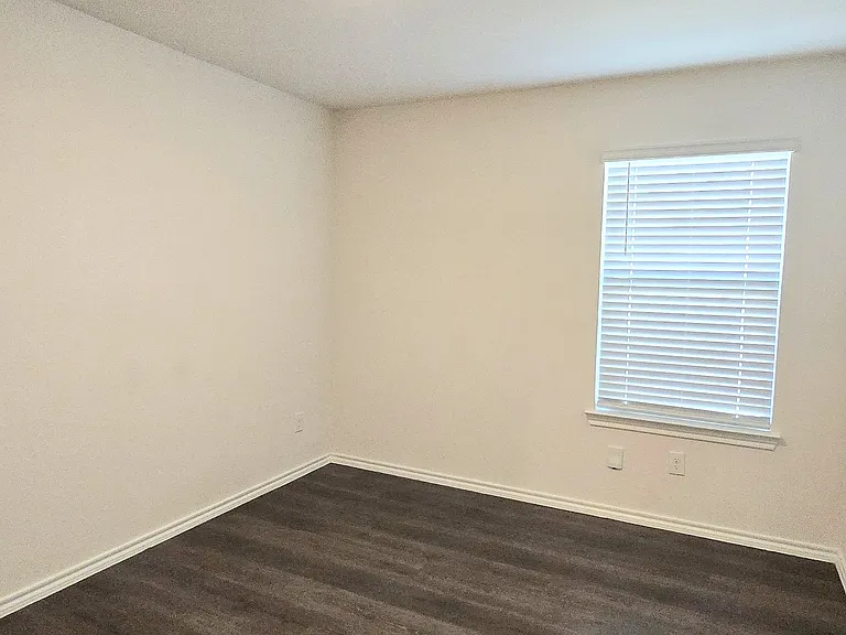 2121 Basil Ave — Photo 11