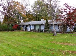 8246 Cedar Rd, Chesterland, OH 44026