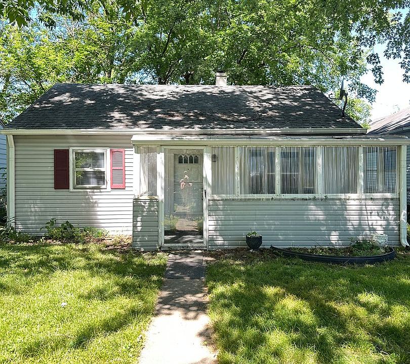 1st image of 2101 S Pershing Dr